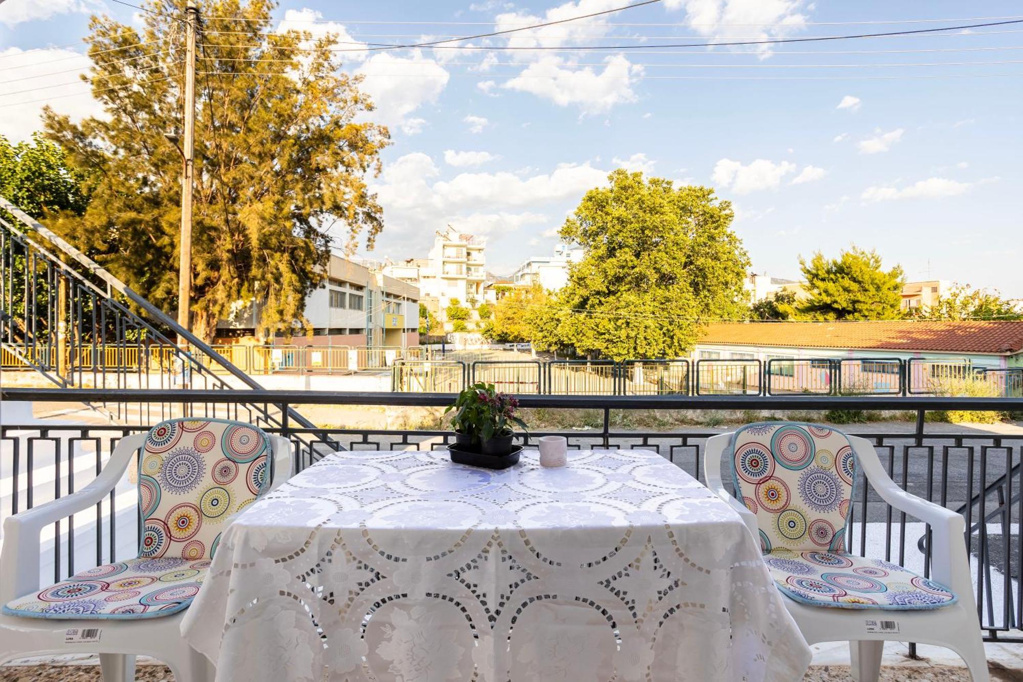 Kalamata'S Sunny Retreat Near The Historic Center Buitenkant foto