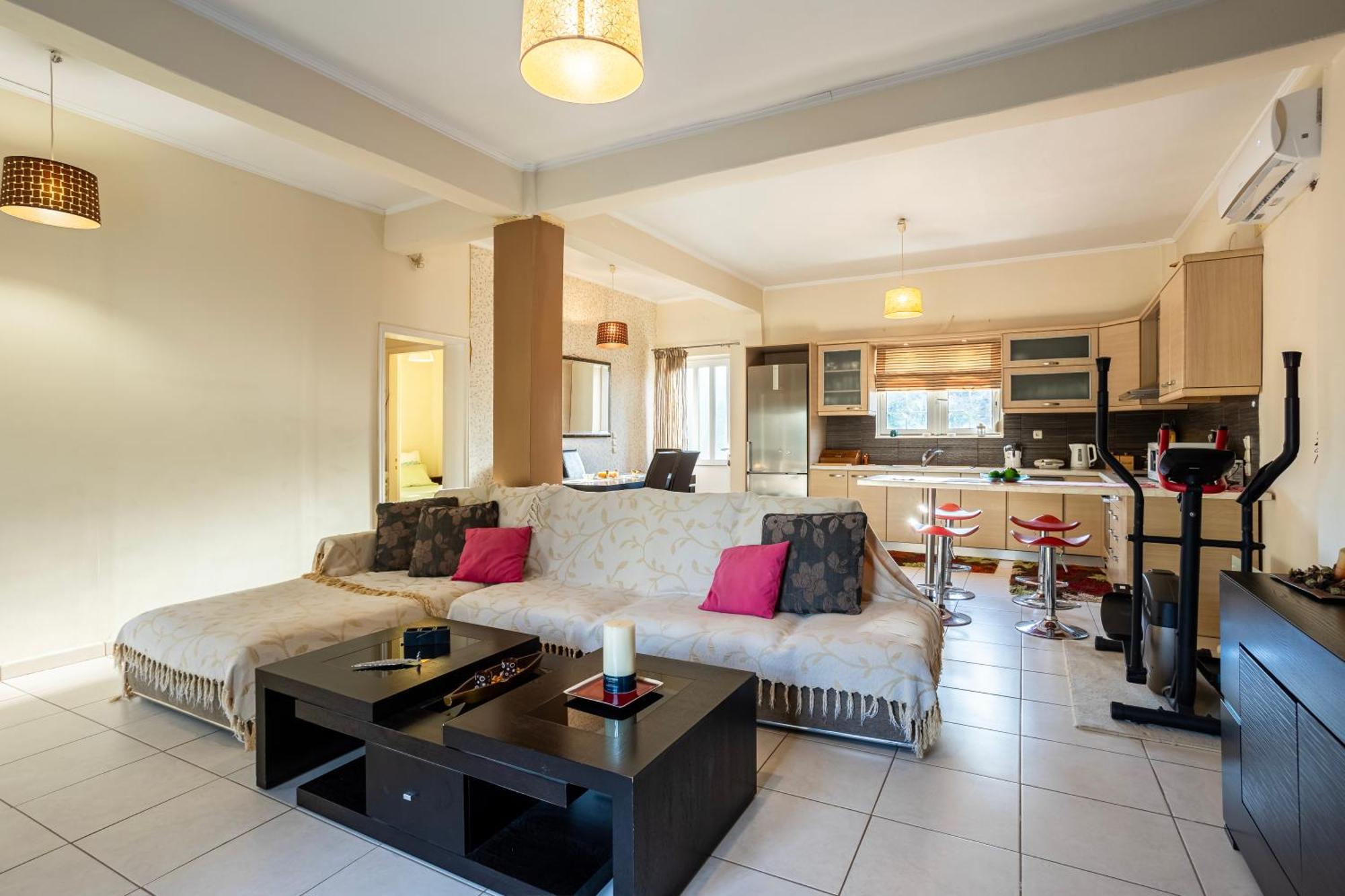 Kalamata'S Sunny Retreat Near The Historic Center Buitenkant foto