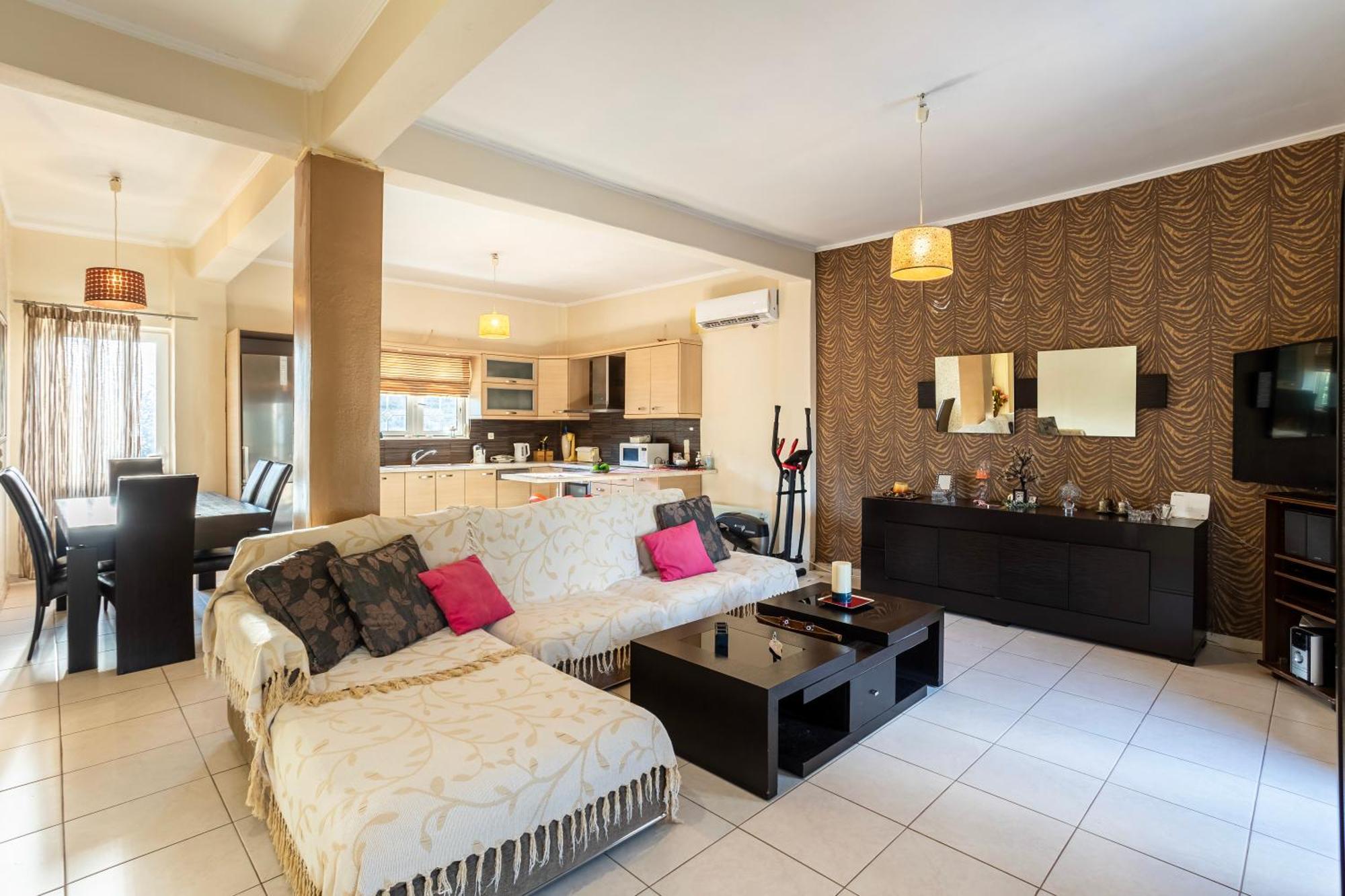 Kalamata'S Sunny Retreat Near The Historic Center Buitenkant foto