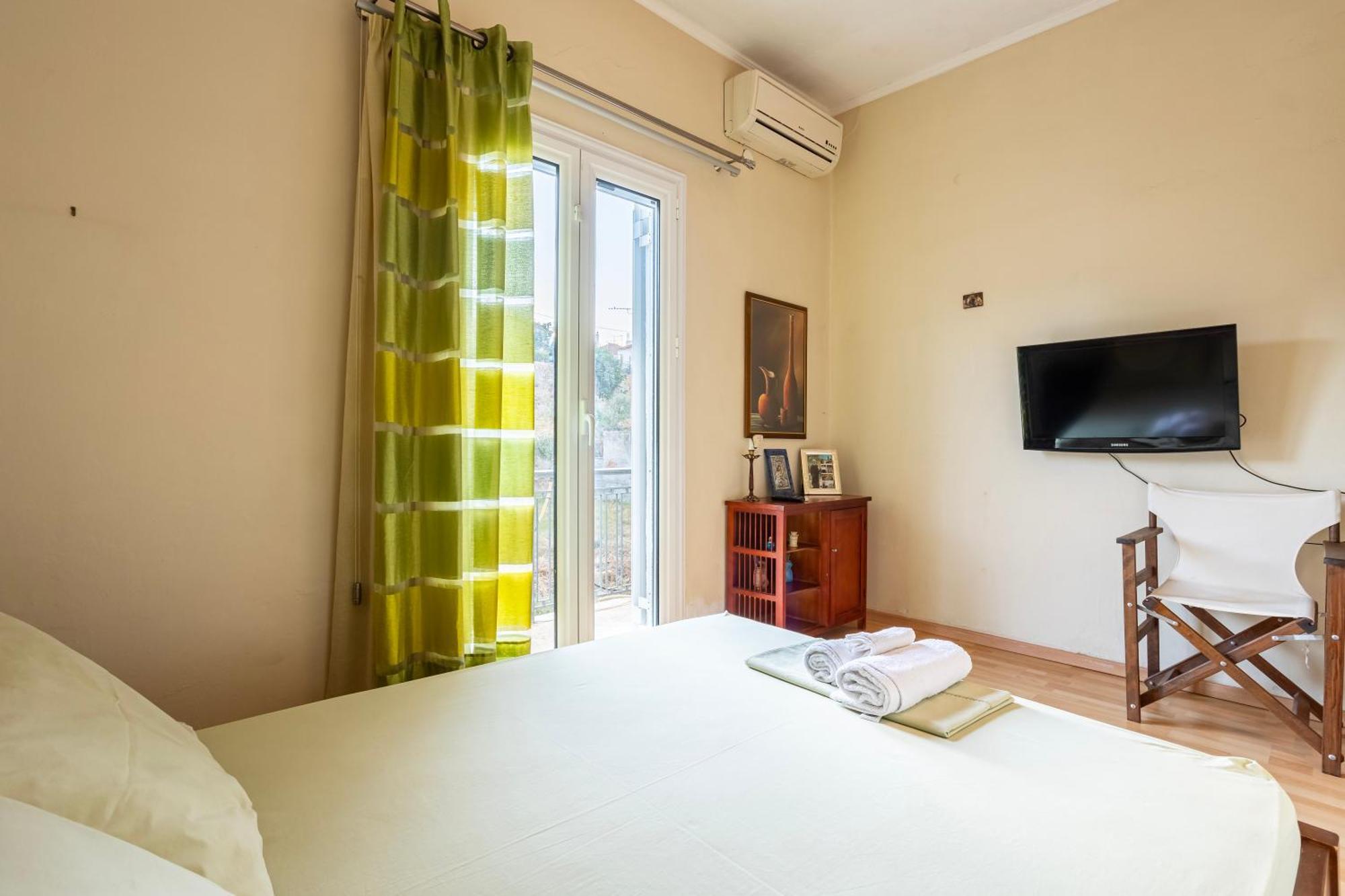 Kalamata'S Sunny Retreat Near The Historic Center Buitenkant foto
