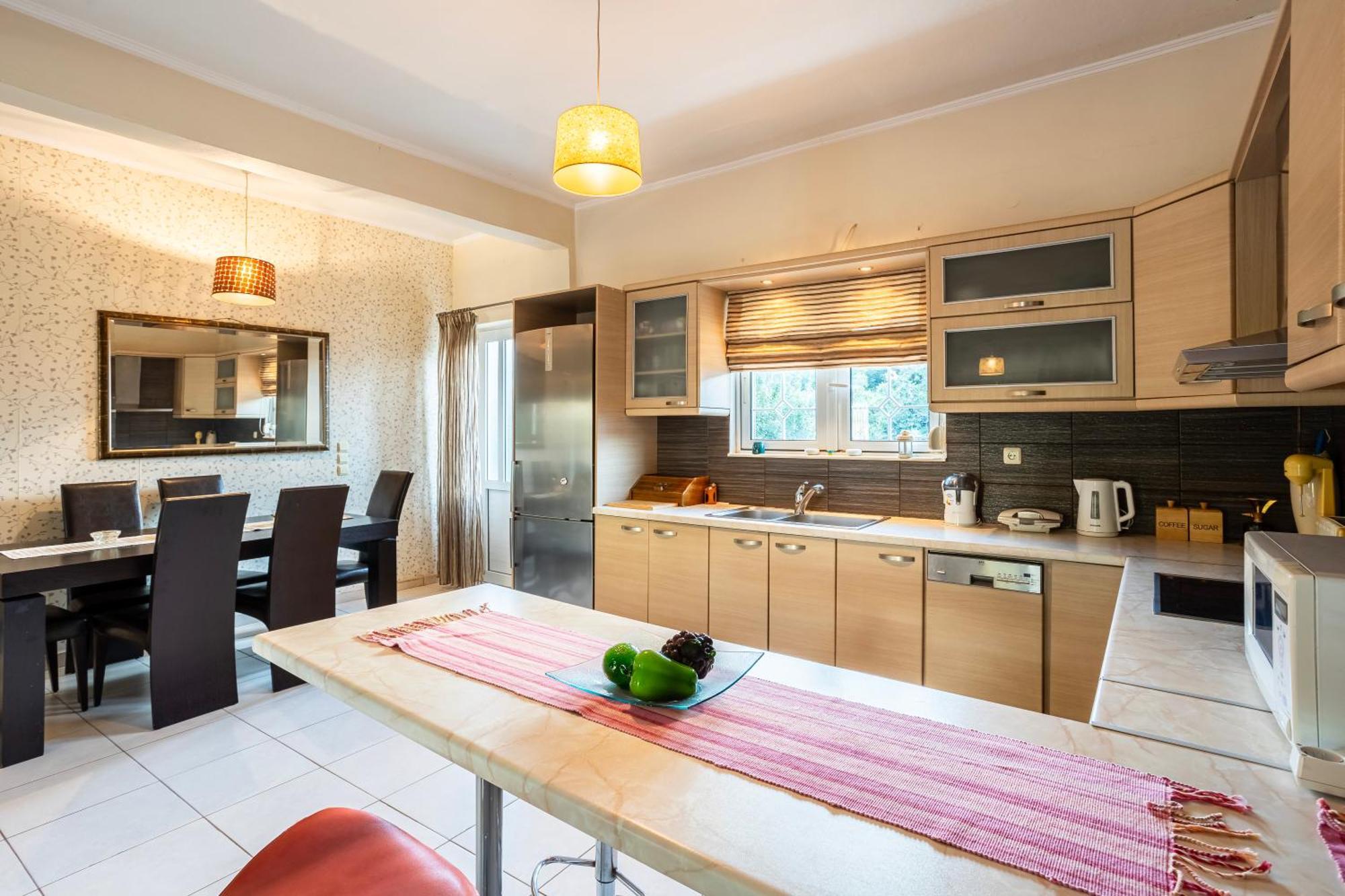 Kalamata'S Sunny Retreat Near The Historic Center Buitenkant foto