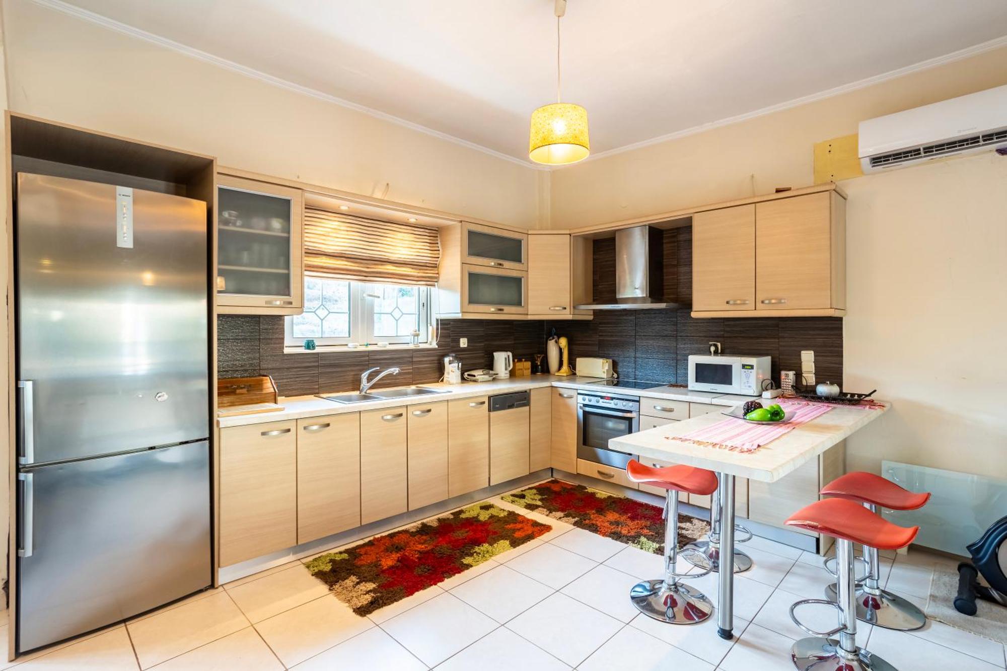 Kalamata'S Sunny Retreat Near The Historic Center Buitenkant foto