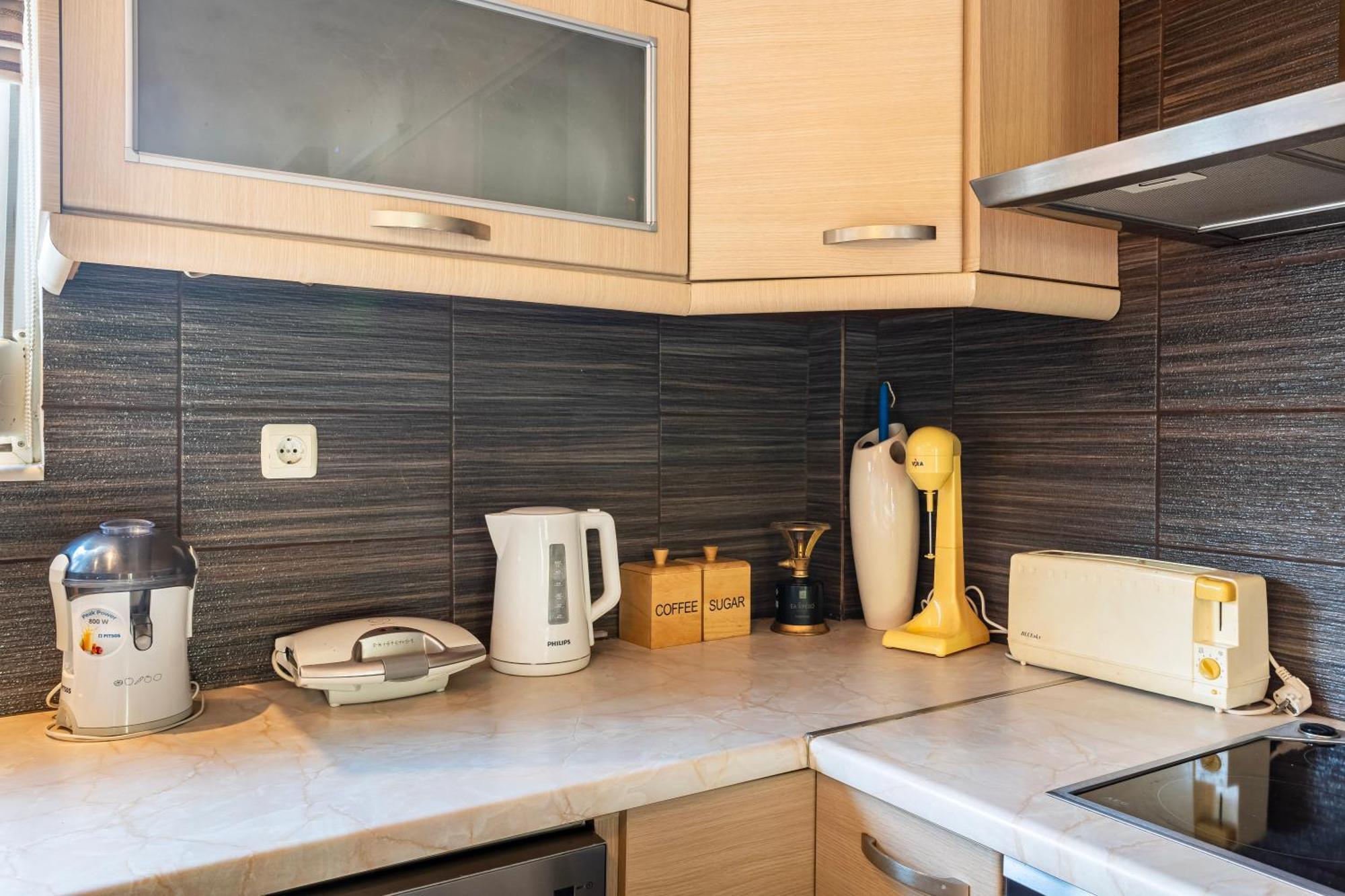 Kalamata'S Sunny Retreat Near The Historic Center Buitenkant foto