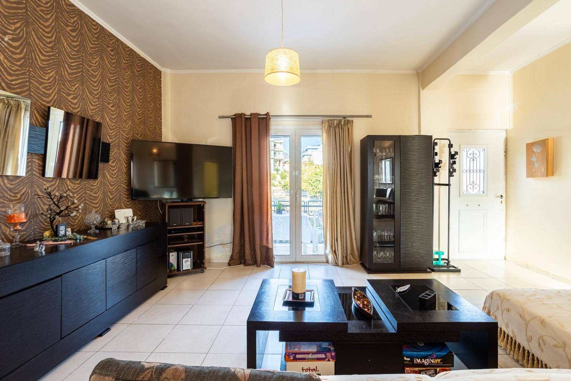 Kalamata'S Sunny Retreat Near The Historic Center Buitenkant foto